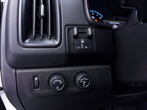 Used 2022 Chevrolet Colorado ZR2 AWD/4WD image 7