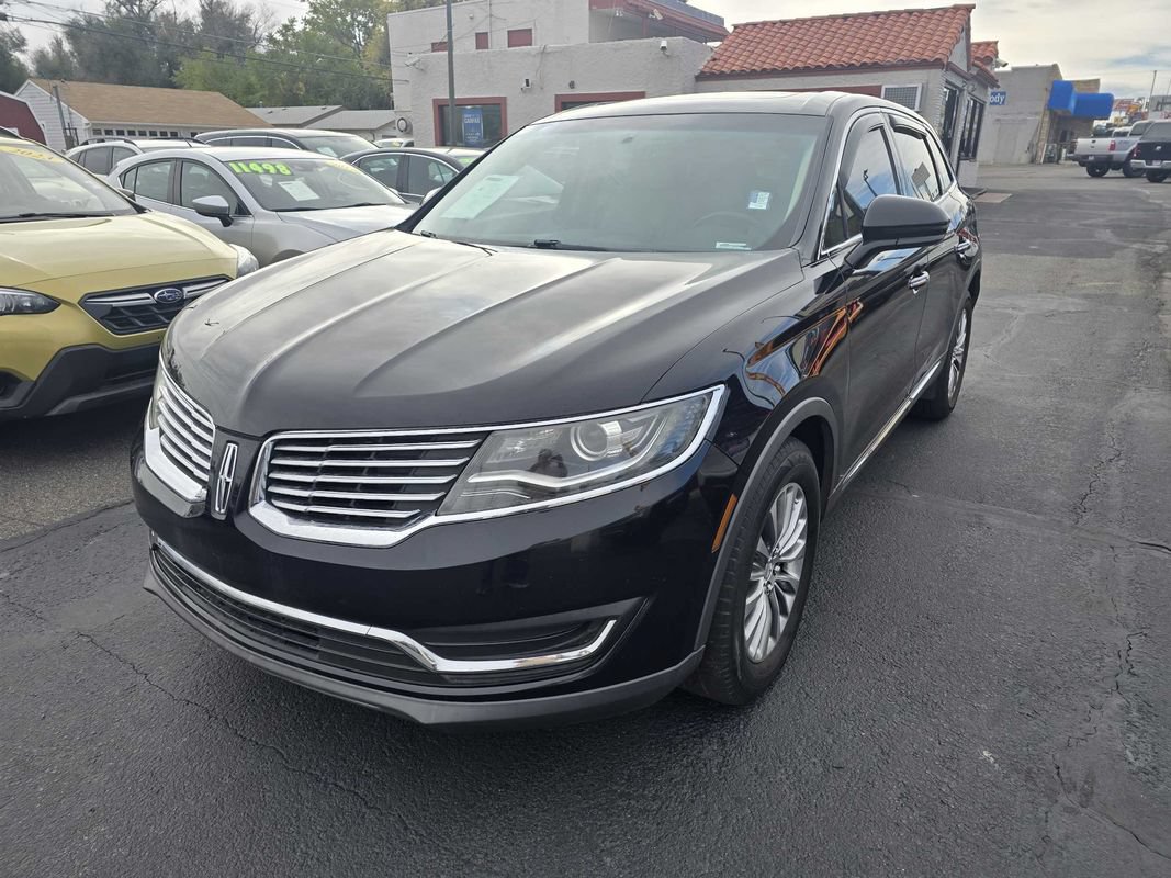 Used 2017 Lincoln MKX Select w/ Select Plus Package AWD/4WD image 3