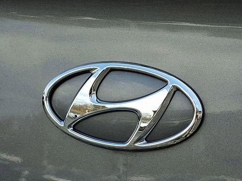 Used 2020 Hyundai Elantra SEL image 29