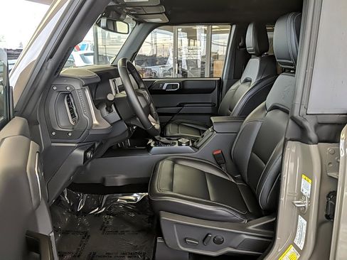 Certified 2025 Ford Bronco Outer Banks image 12