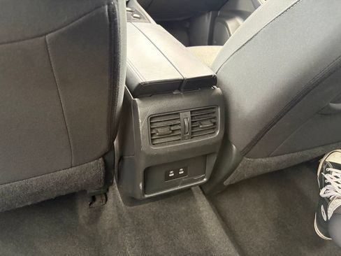 Certified 2024 Nissan Rogue SV FWD image 24