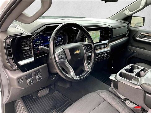 Used 2023 Chevrolet Silverado 1500 LT RWD image 14