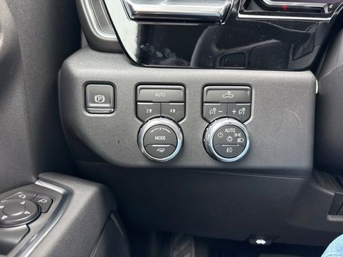 New 2026 GMC Sierra 1500 Elevation image 23