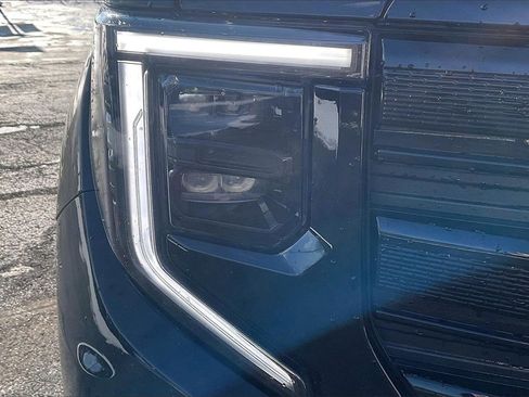 Used 2024 GMC Sierra 1500 Elevation image 32