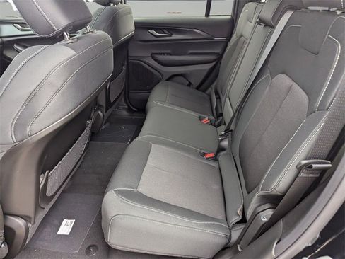 New 2025 Jeep Grand Cherokee Laredo X image 8