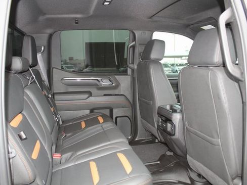 Used 2024 GMC Sierra 1500 AT4 w/ Technology Package image 19