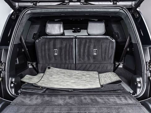 Used 2024 Rivian R1S Adventure AWD/4WD image 12
