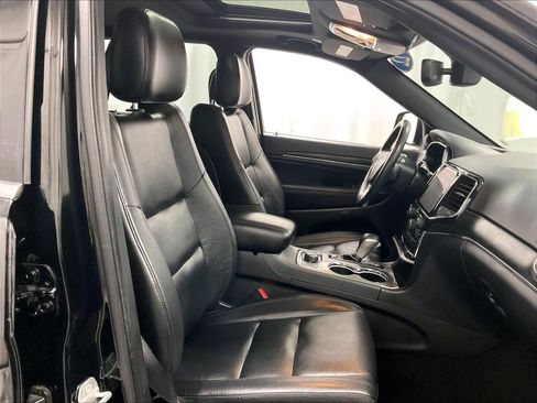 Used 2022 Jeep Grand Cherokee Limited image 11