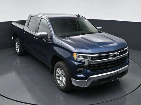 Used 2023 Chevrolet Silverado 1500 LT AWD/4WD image 30