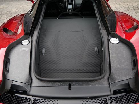 Used 2022 McLaren GT image 25