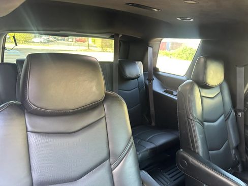 Used 2015 Cadillac Escalade Platinum AWD/4WD image 23