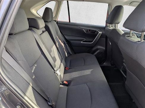 Used 2021 Toyota RAV4 LE image 17
