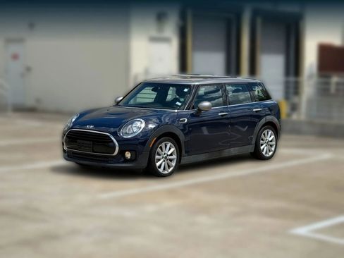 Used 2016 MINI Cooper Clubman FWD image 3