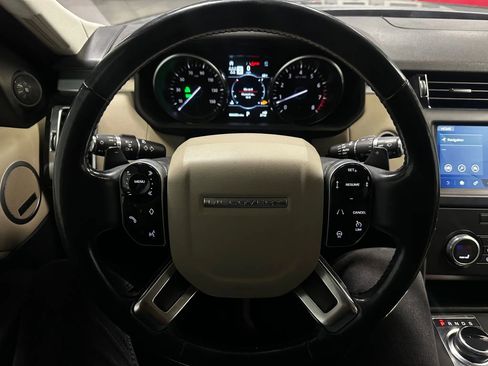 Used 2020 Land Rover Discovery Landmark image 28