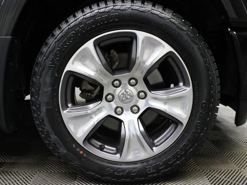 Used 2019 RAM 1500 Laramie AWD/4WD image 13