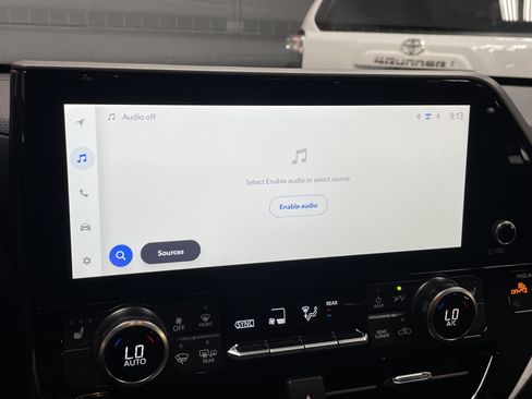 Used 2026 Toyota Highlander XLE image 23