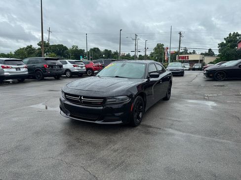 Used 2015 Dodge Charger SE w/ Popular Equipment Group RWD image 7