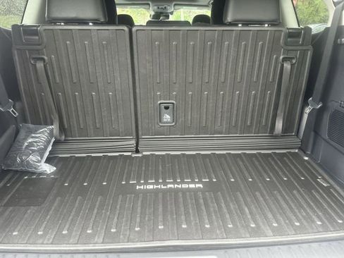 New 2026 Toyota Highlander Platinum AWD/4WD image 24