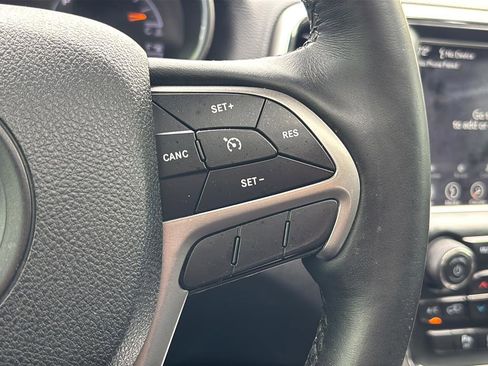 Used 2018 Jeep Grand Cherokee Limited AWD/4WD image 28