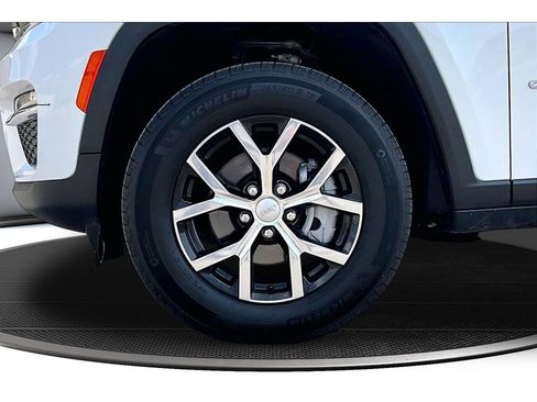 Certified 2025 Jeep Grand Cherokee Limited RWD image 51