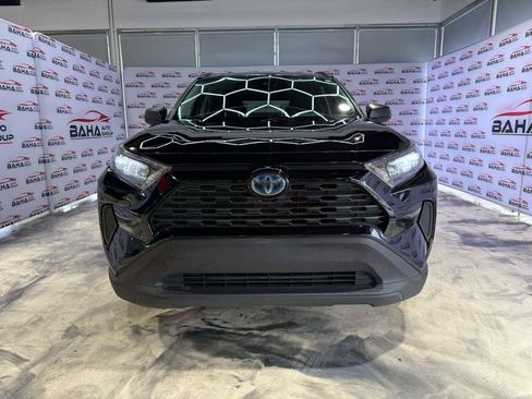 Used 2021 Toyota RAV4 LE image 2