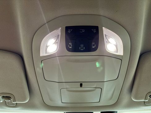 Used 2020 Chrysler Pacifica Touring-L Plus FWD image 37