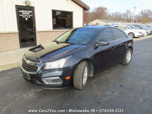 Used 2015 Chevrolet Cruze LT image 3