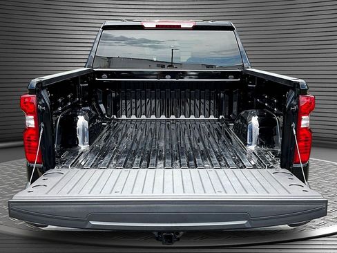 Used 2024 Chevrolet Silverado 1500 LT AWD/4WD image 7
