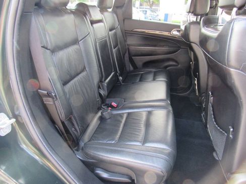 Used 2011 Jeep Grand Cherokee Laredo AWD/4WD image 23