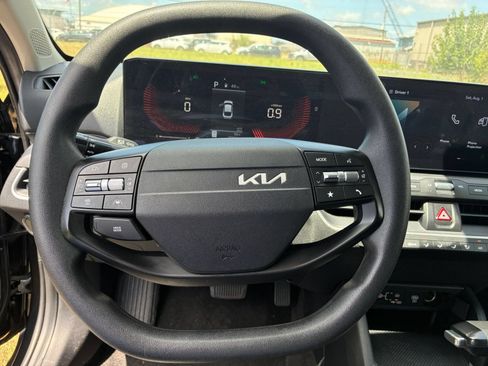 Used 2025 Kia K4 FWD image 26
