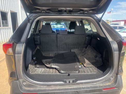 Used 2023 Toyota RAV4 LE AWD/4WD image 11