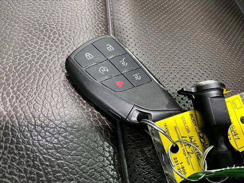 Used 2022 GMC Yukon Denali w/ Denali Premium Package image 19