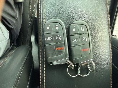 Used 2018 Jeep Compass Limited AWD/4WD image 24