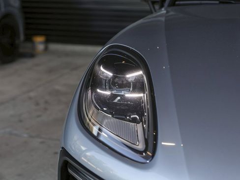 Certified 2026 Porsche Macan Turbo AWD/4WD image 11