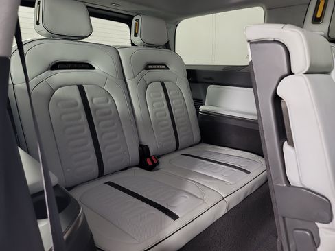 Used 2025 Rivian R1S Adventure AWD/4WD image 25