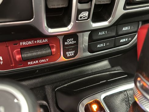 Used 2026 Jeep Wrangler Unlimited Rubicon AWD/4WD image 21