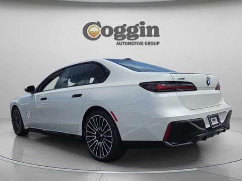 Used 2026 BMW 750e xDrive w/ Luxury Rear Seating Package image 3