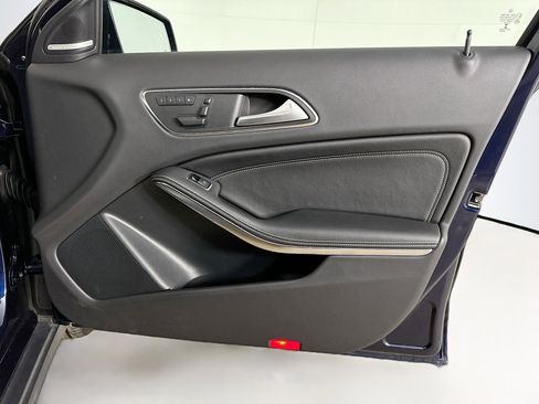 Used 2017 Mercedes-Benz GLA 250 4MATIC image 33