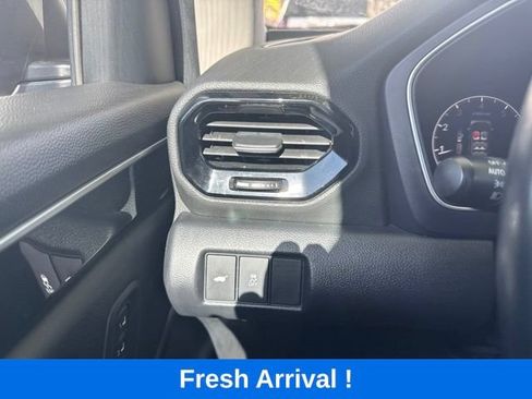 Used 2025 Honda Pilot EX-L image 11