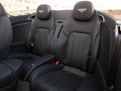 Used 2020 Bentley Continental GT image 18