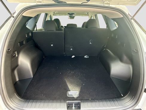 New 2025 Hyundai Tucson SE image 18