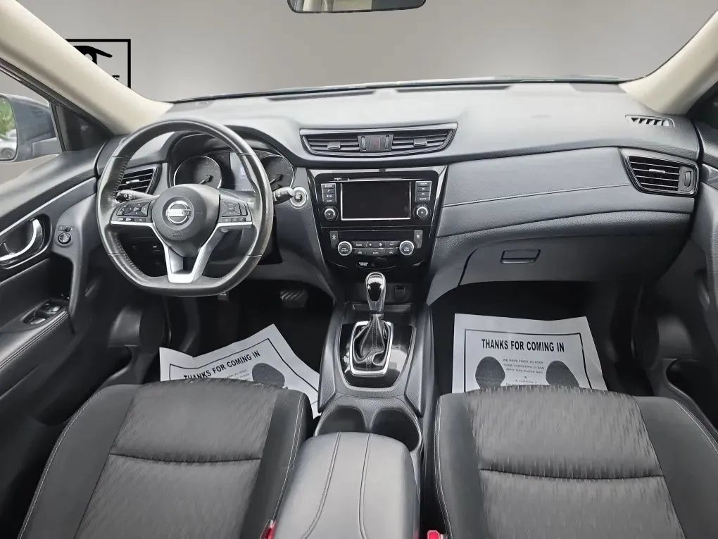 Used 2018 Nissan Rogue SV AWD/4WD image 13