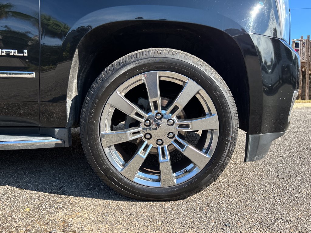 Used 2017 GMC Yukon XL Denali w/ Open Road Package RWD image 6