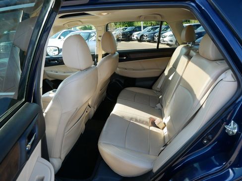 Used 2018 Subaru Outback 2.5i Limited AWD/4WD image 11