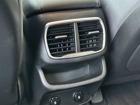 Used 2019 Hyundai Santa Fe SE image 16