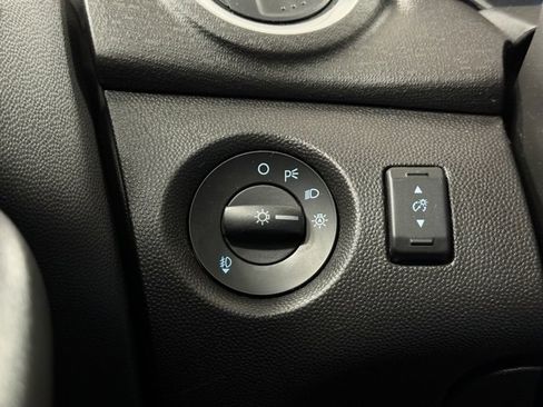 Used 2014 Ford Fiesta SE w/ Equipment Group 201B image 13