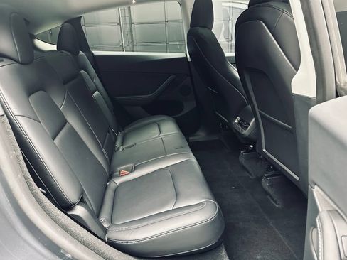 Used 2023 Tesla Model Y Long Range AWD/4WD image 21
