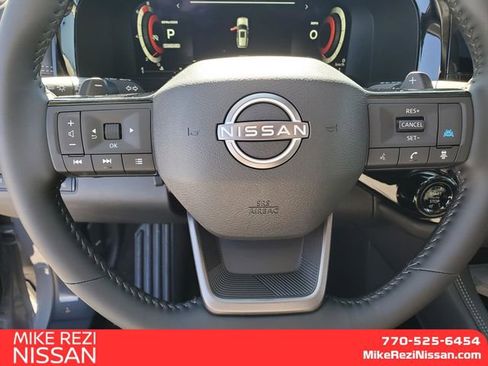 New 2026 Nissan Pathfinder Platinum FWD image 17