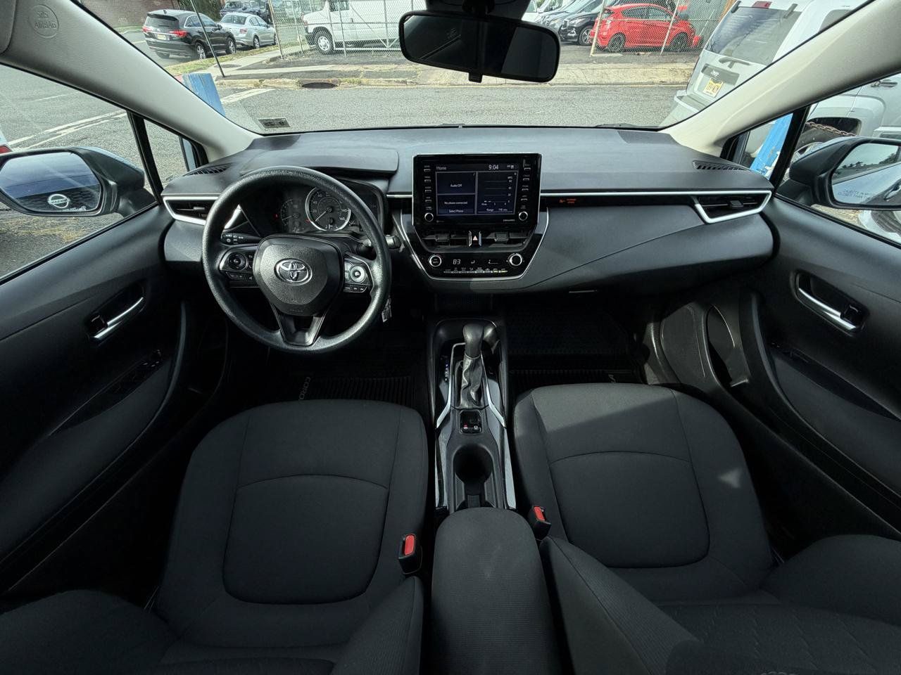Used 2021 Toyota Corolla LE FWD image 23