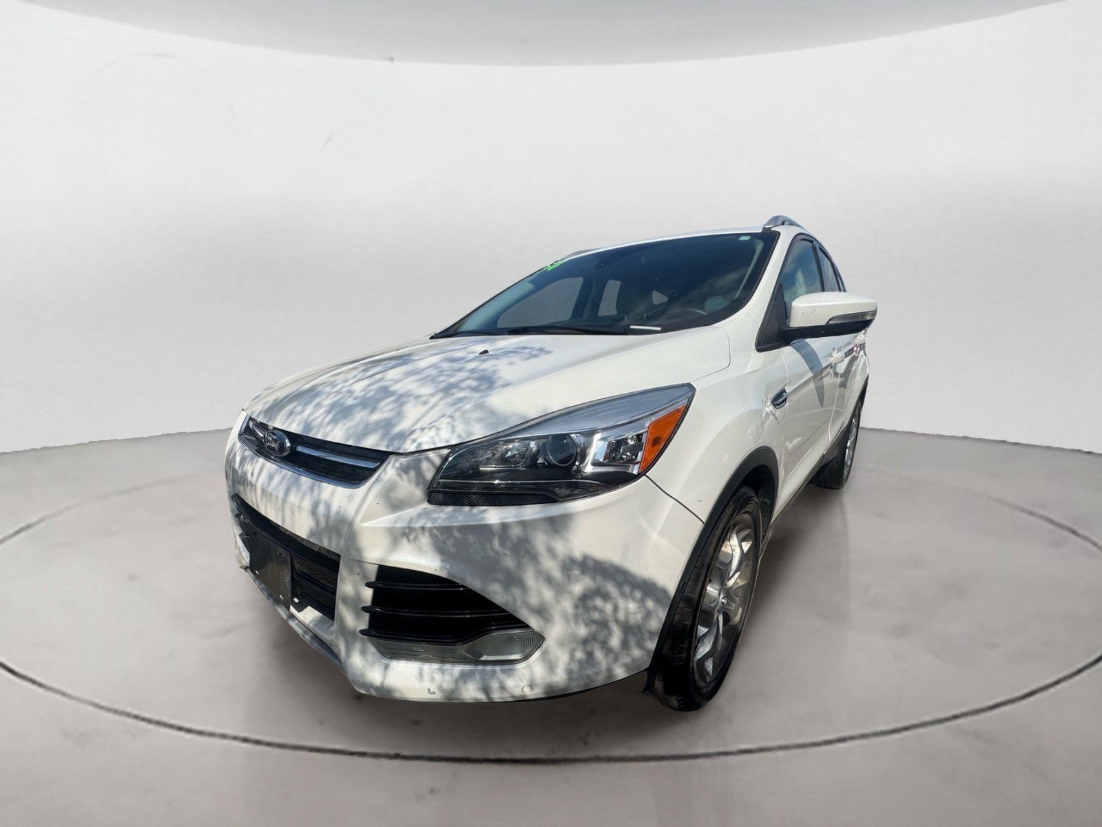 Used 2014 Ford Escape Titanium w/ Equipment Group 401A FWD image 2